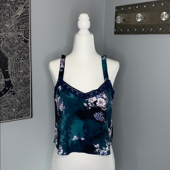 Urban Outfitters Floral Print Silk Crop Top - Picture 2 of 5
